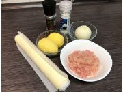 Слоеные пирожки с курицей и картофелем