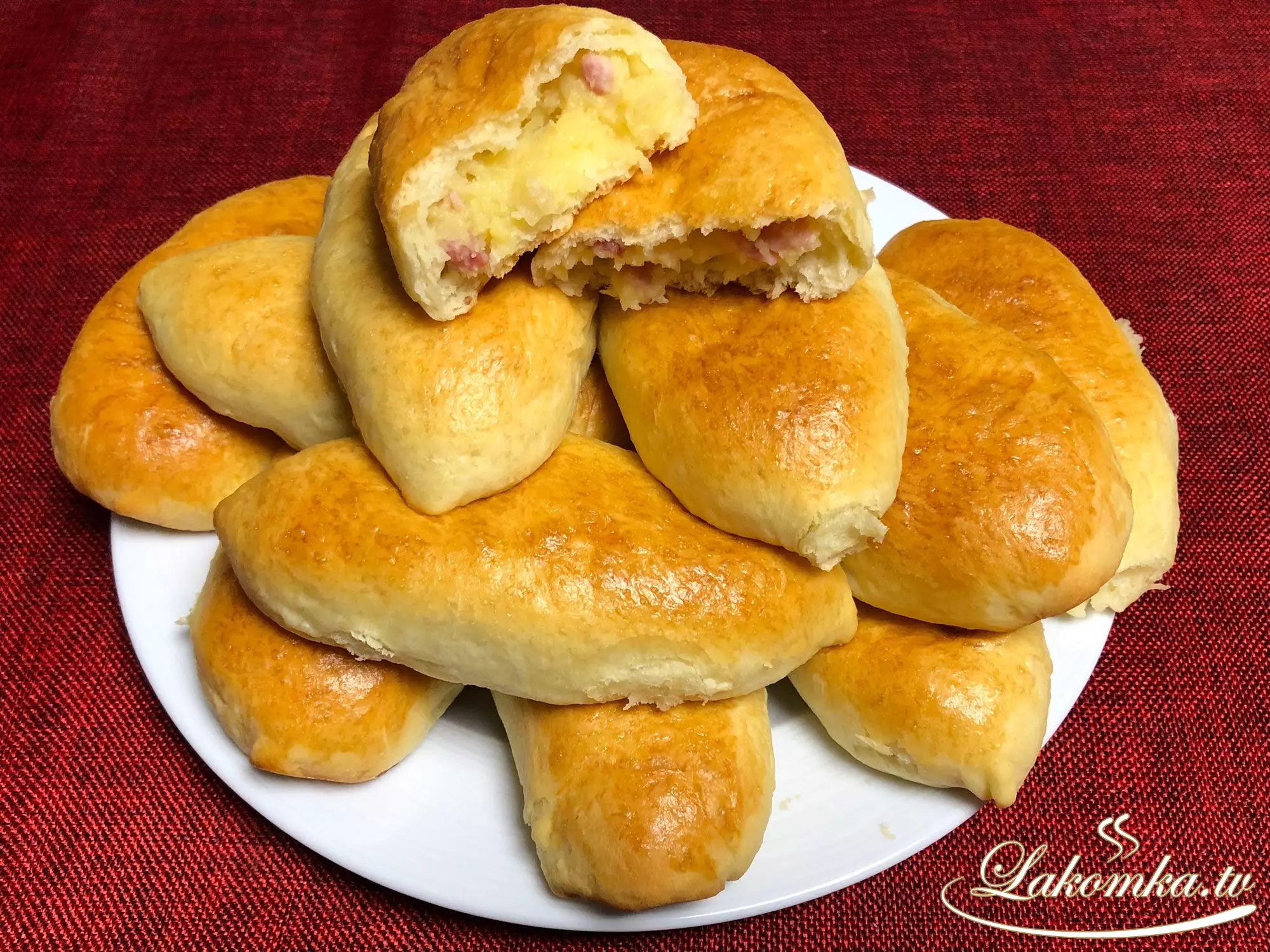 Слоеные пирожки с картошкой - очень простой рецепт с пошаговыми фото